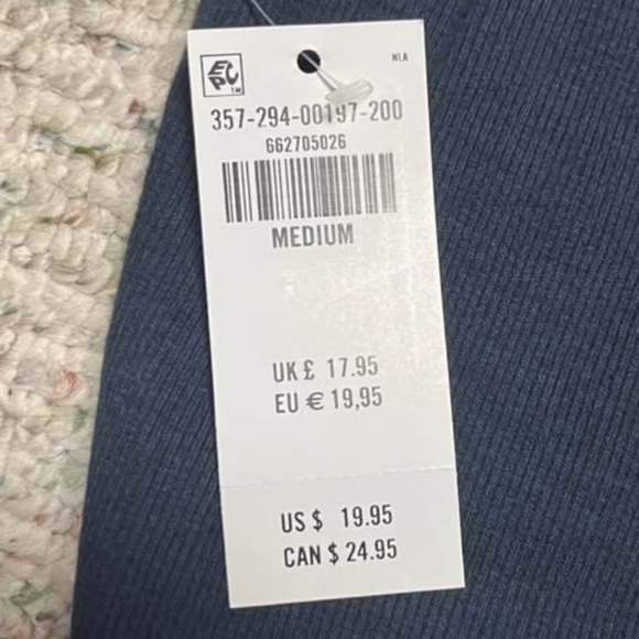 NEW Hollister Tank Top - Picture 5 of 6